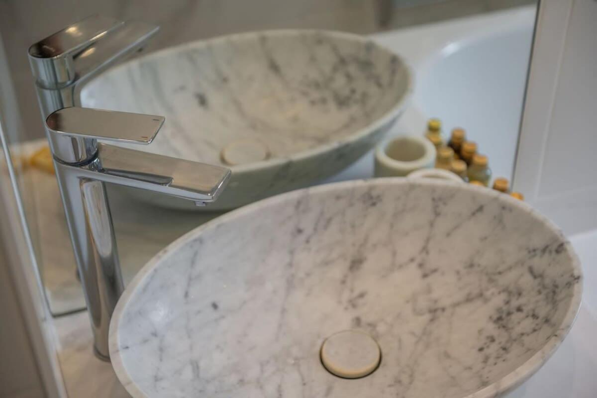 A Regal Abode - Marylebone - By Frankie Says Londres
