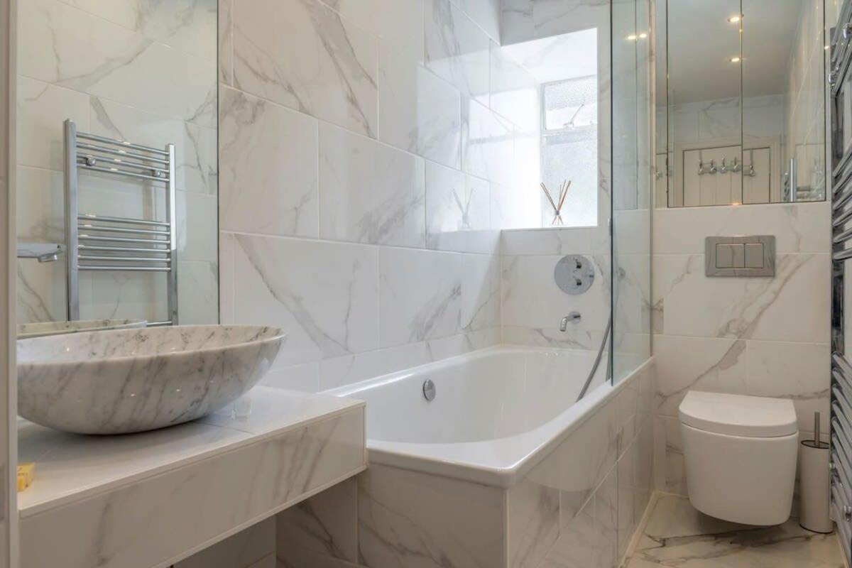 A Regal Abode - Marylebone - By Frankie Says Apartamento Londres
