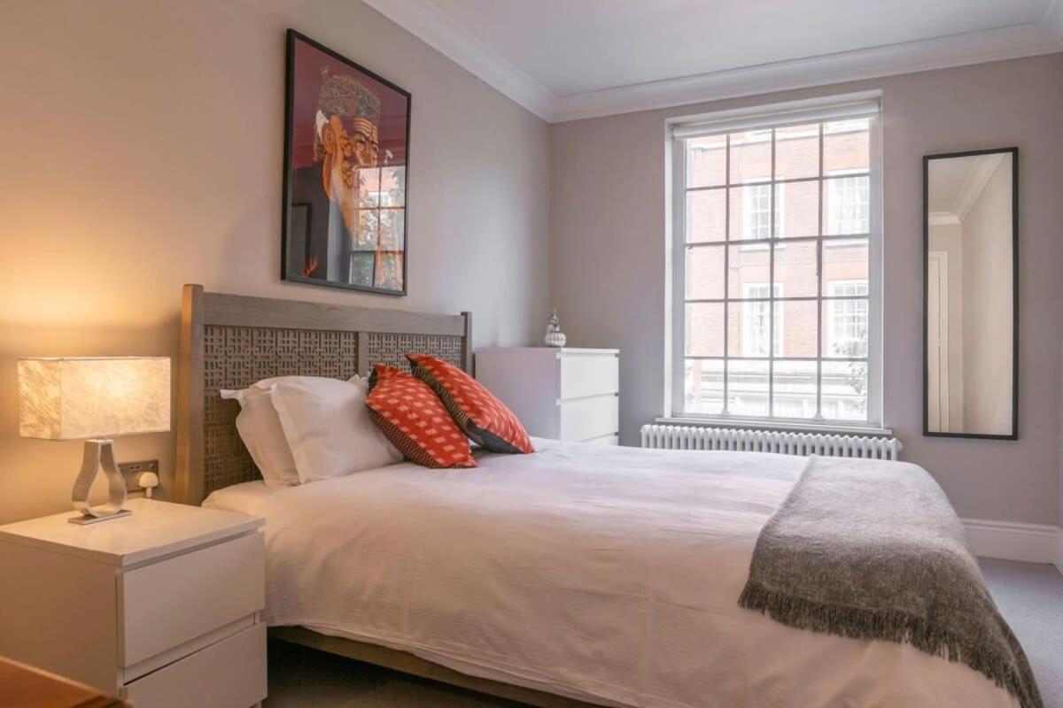A Regal Abode - Marylebone - By Frankie Says * Londres