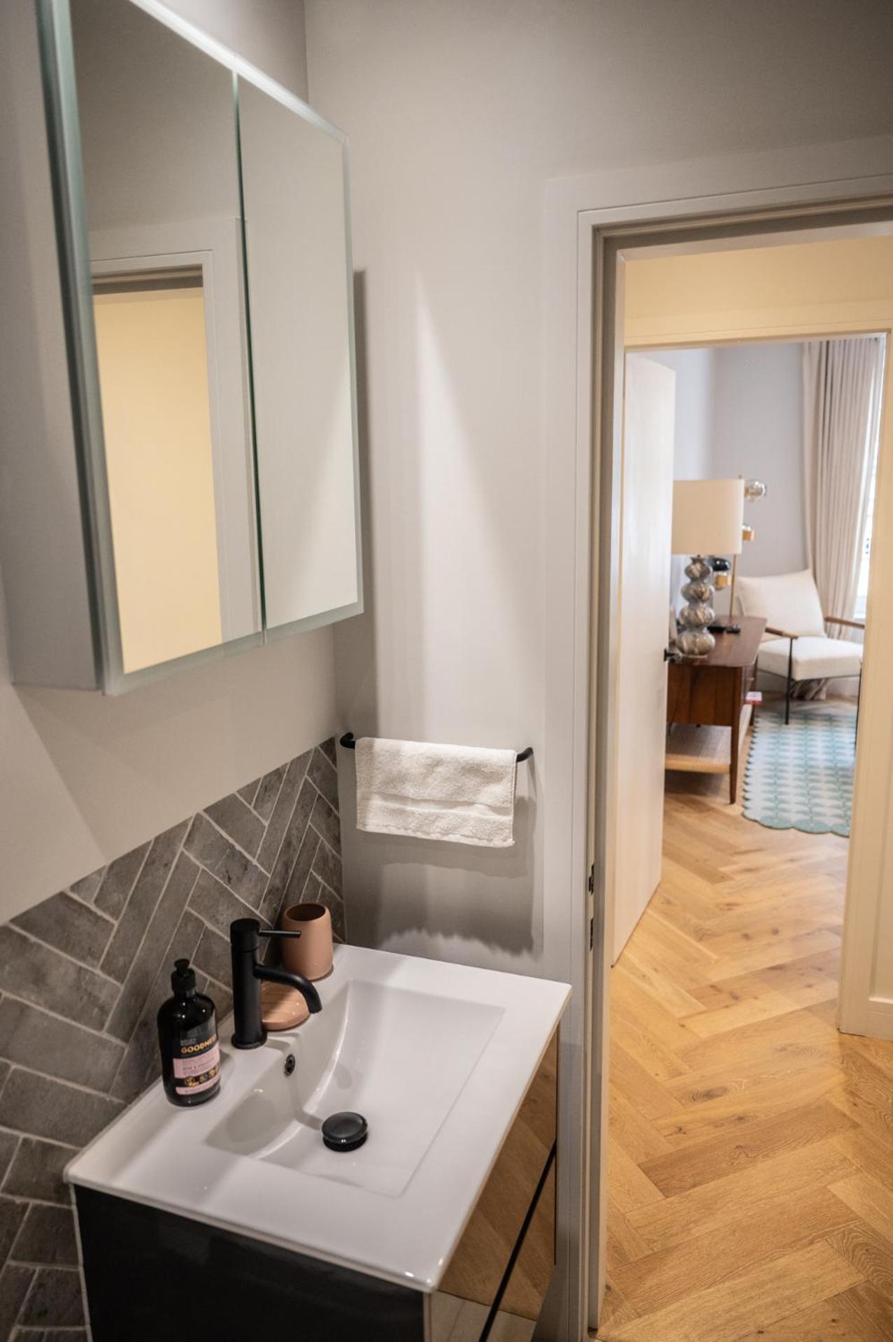Bright, Modern One Bedroom On 1st Floor Apartamento Londres