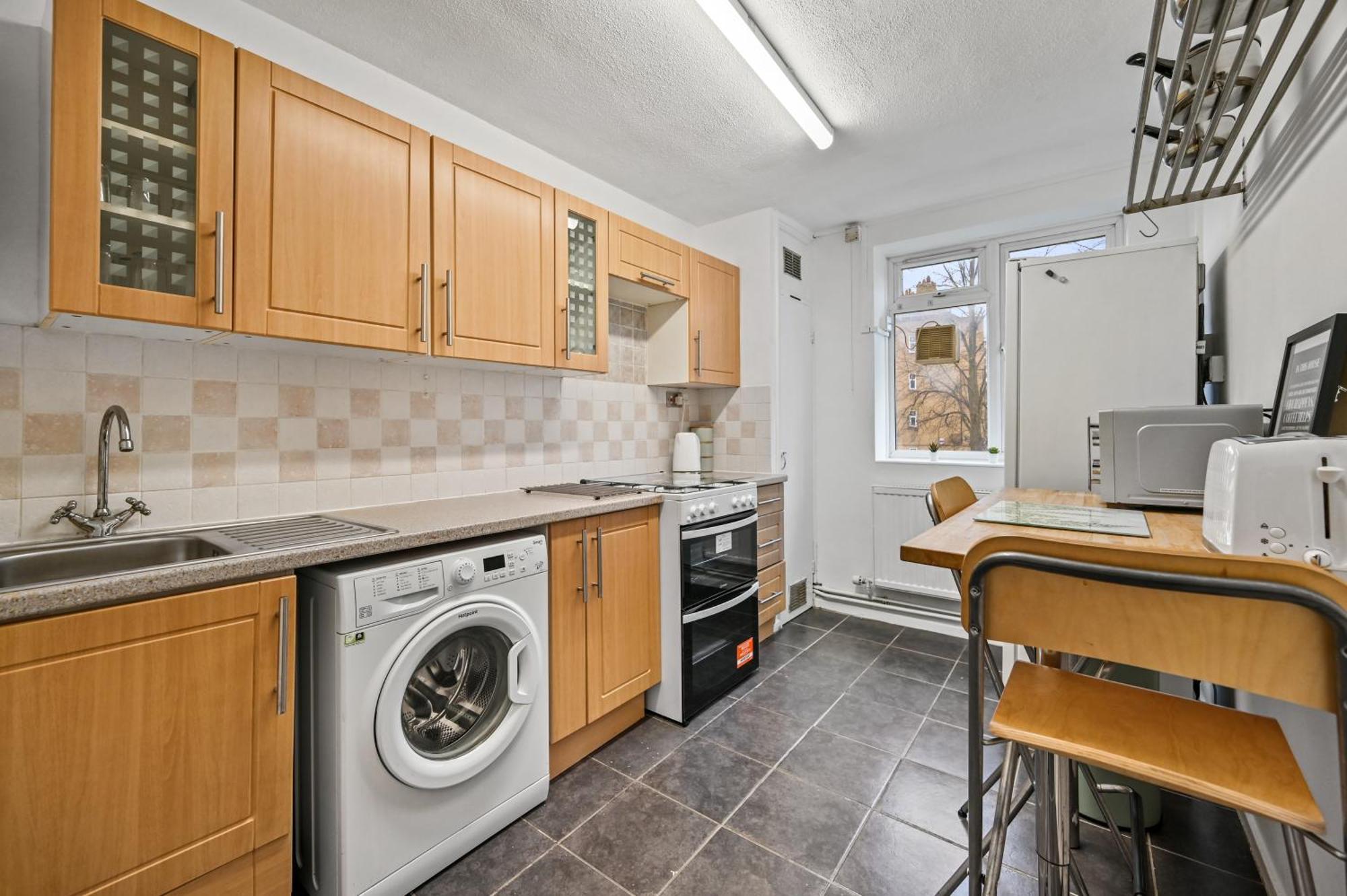 Chic 2-bed Flat With Workspace, Balcony, Parking * Londres