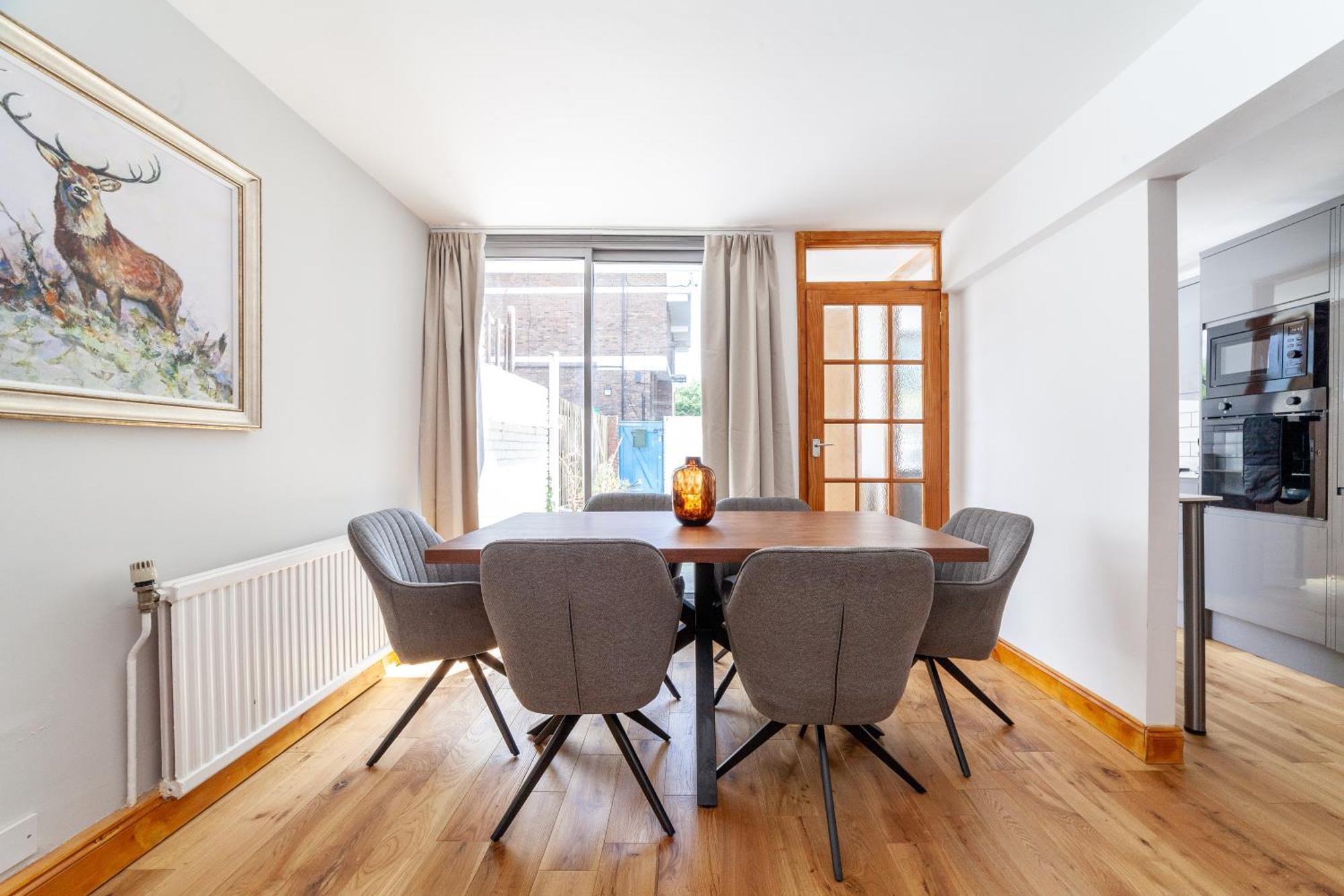 The Canonbury Apartment *