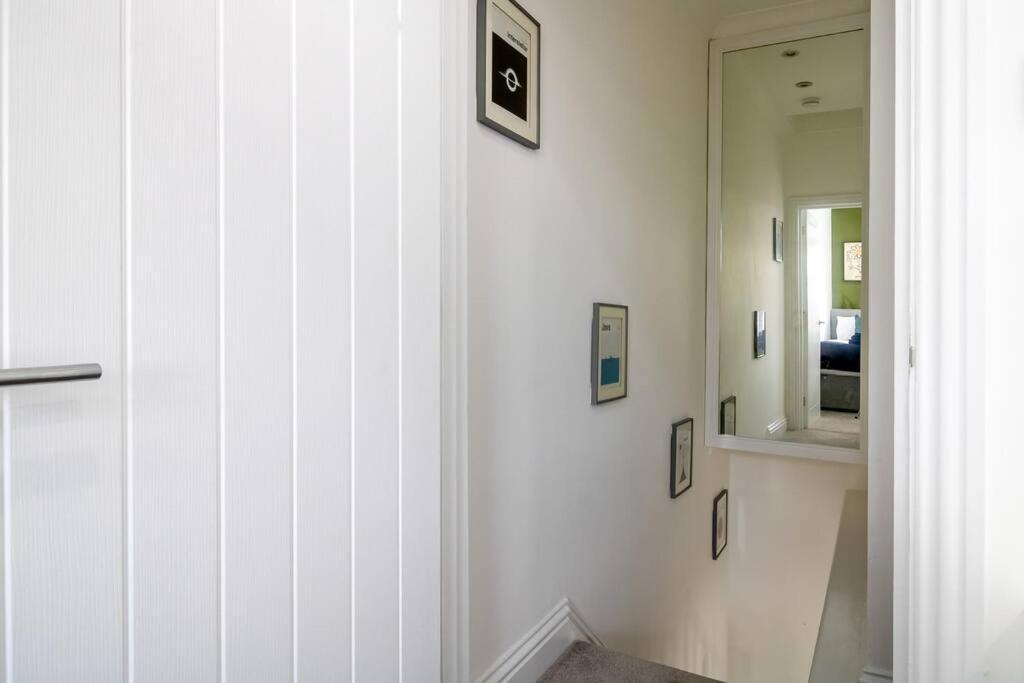 Spacious 3 Bed 3 Bath Aldgate Apartamento *
