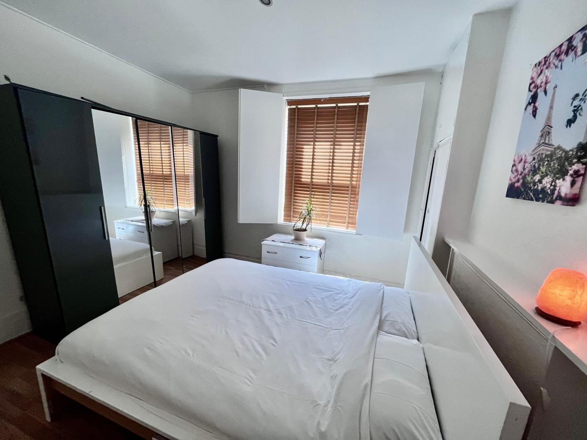 Apartment One Bedroom Flat Nine Elms Sw8 London