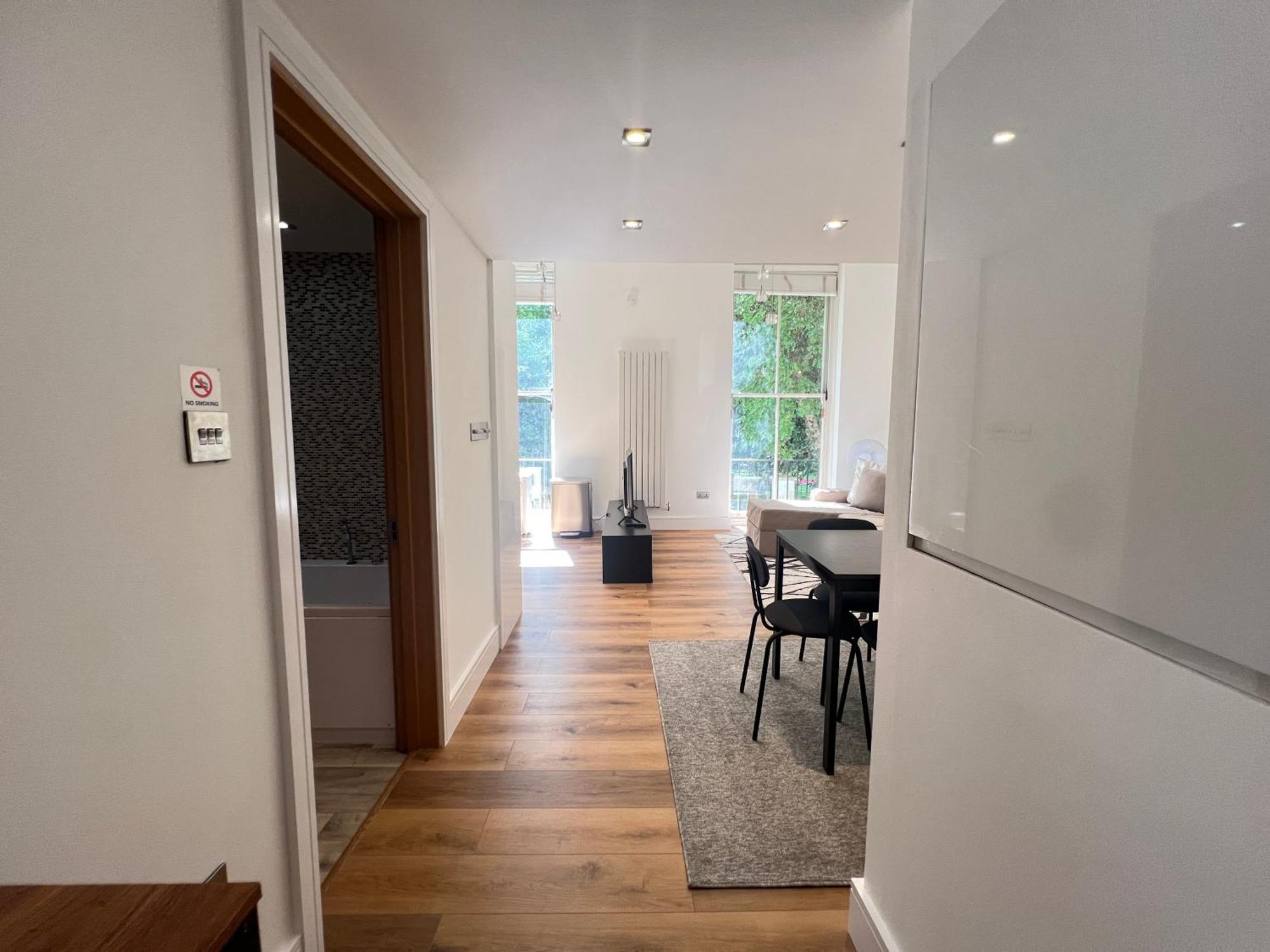 3.5 High Ceilings - Centrally Located * London