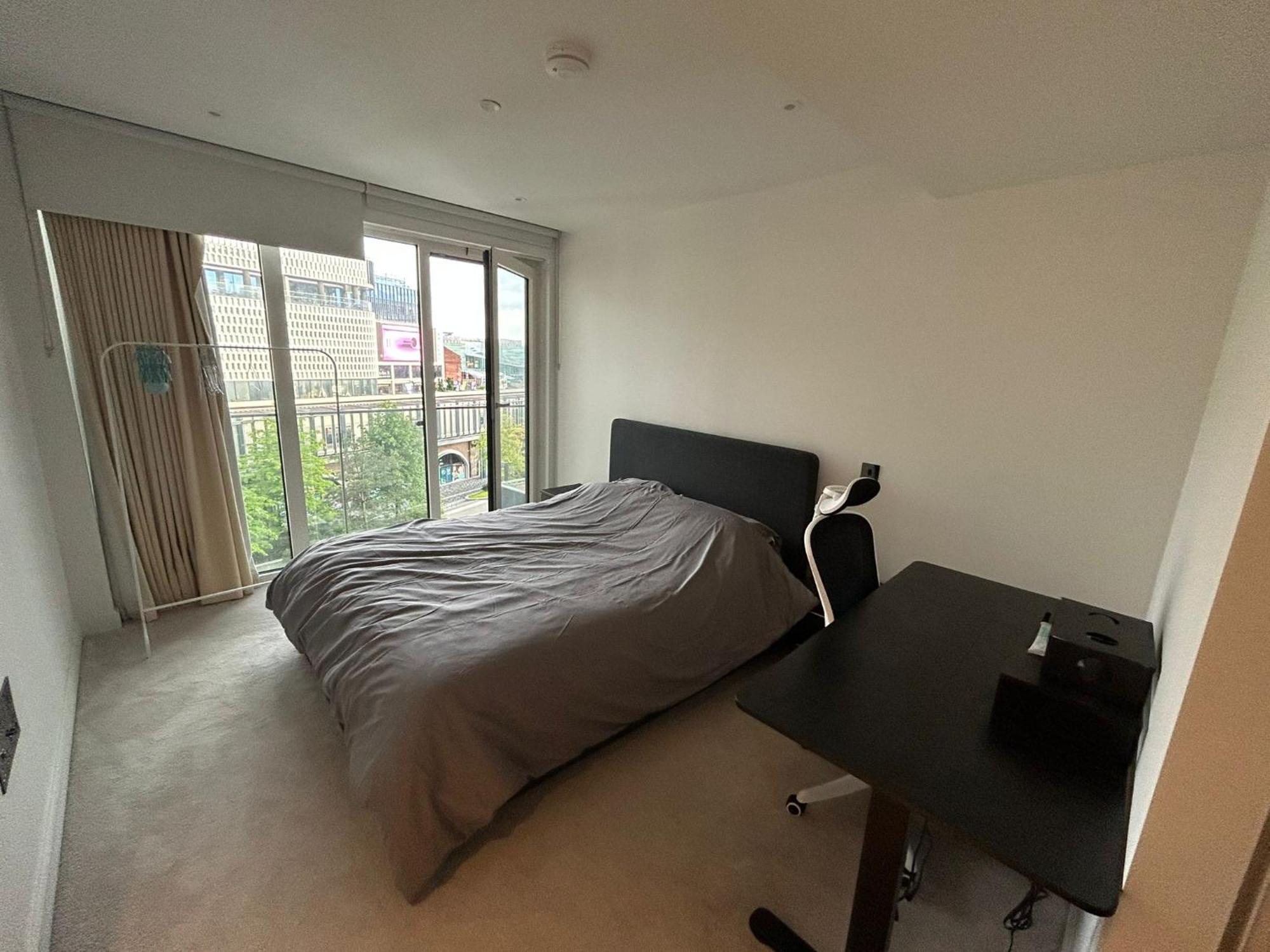 Luxury 2 Beds In White Apartment