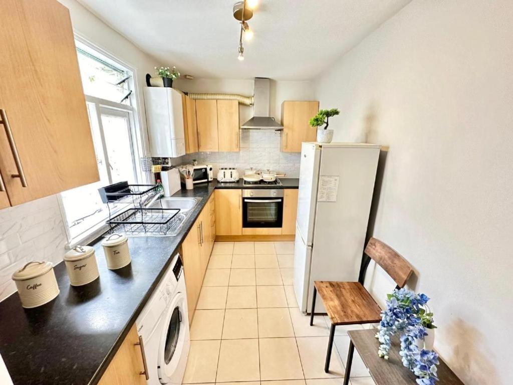 Beautiful Two Bedroom Queensway Appartement Londres