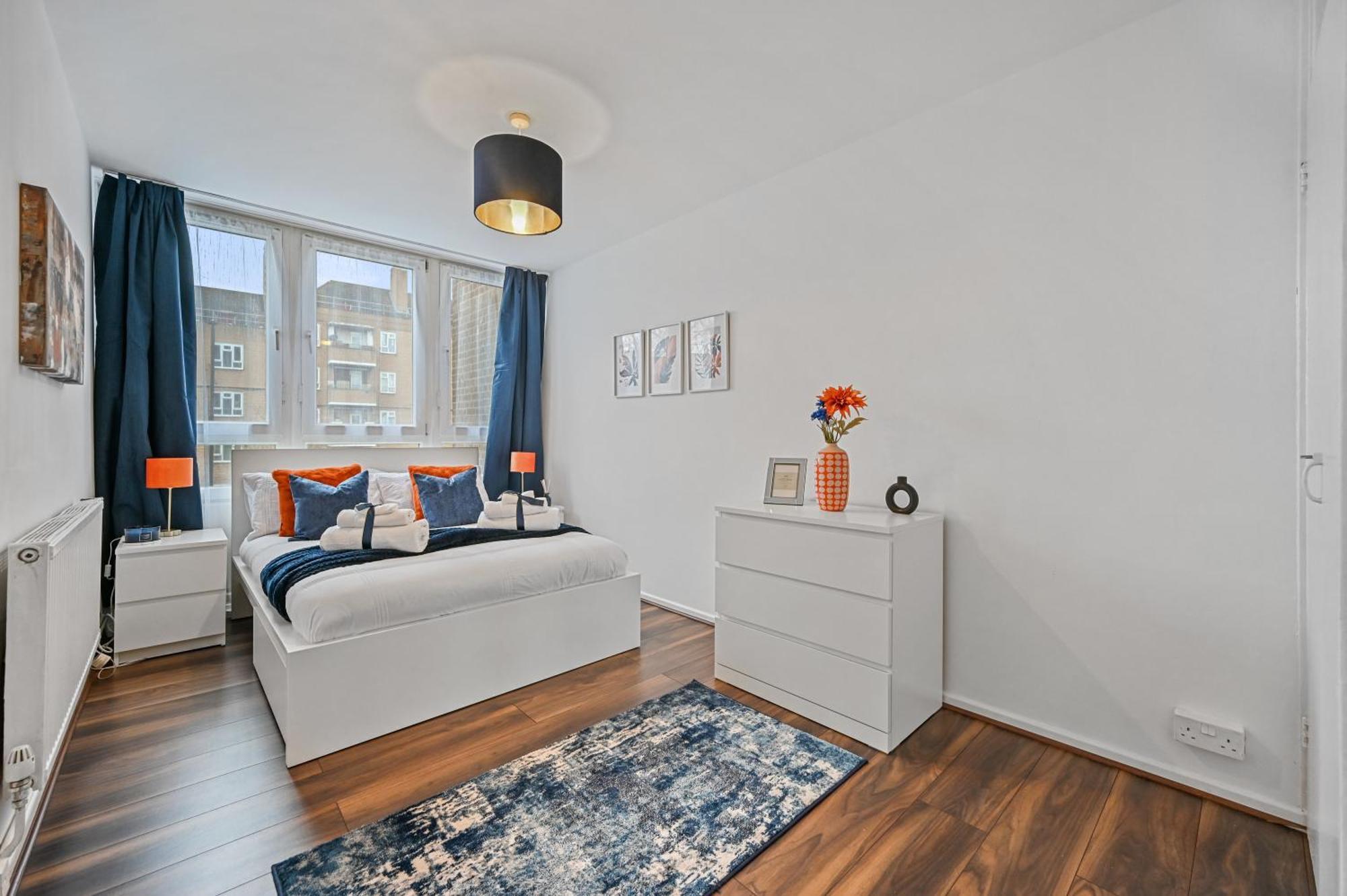 Chic 2-bed Flat With Workspace, Balcony, Parking Londres