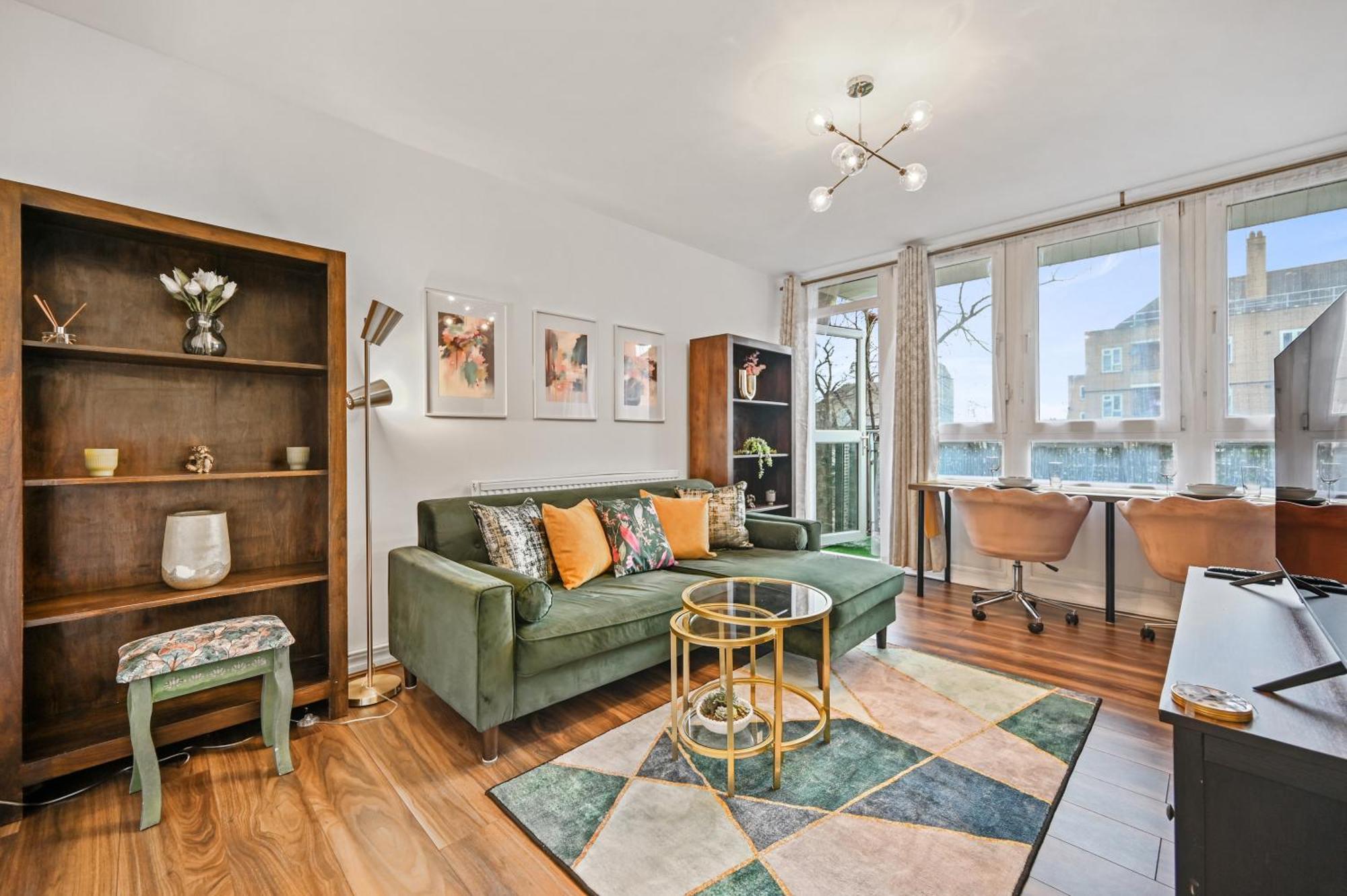 Appartement Chic 2-bed Flat With Workspace, Balcony, Parking *