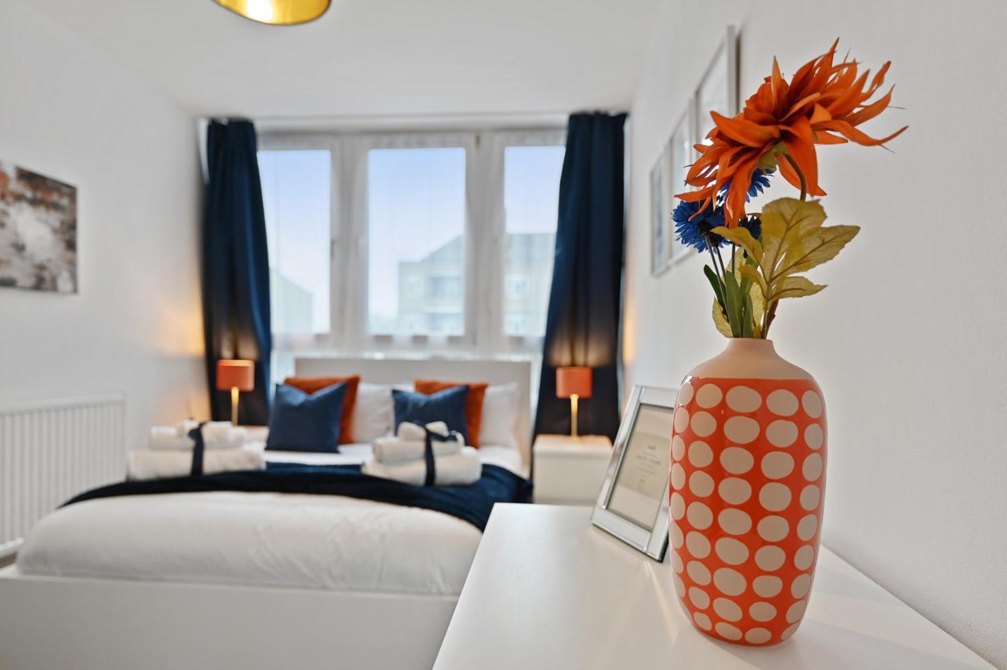 Chic 2-bed Flat With Workspace, Balcony, Parking Appartement Londres