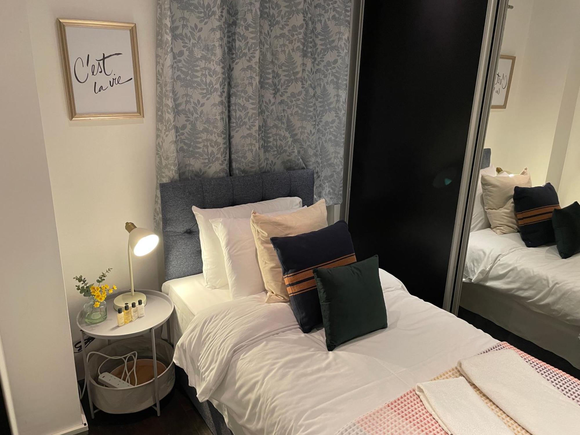 Stepney Gated Area With Parking & Garden Apartamento Londres