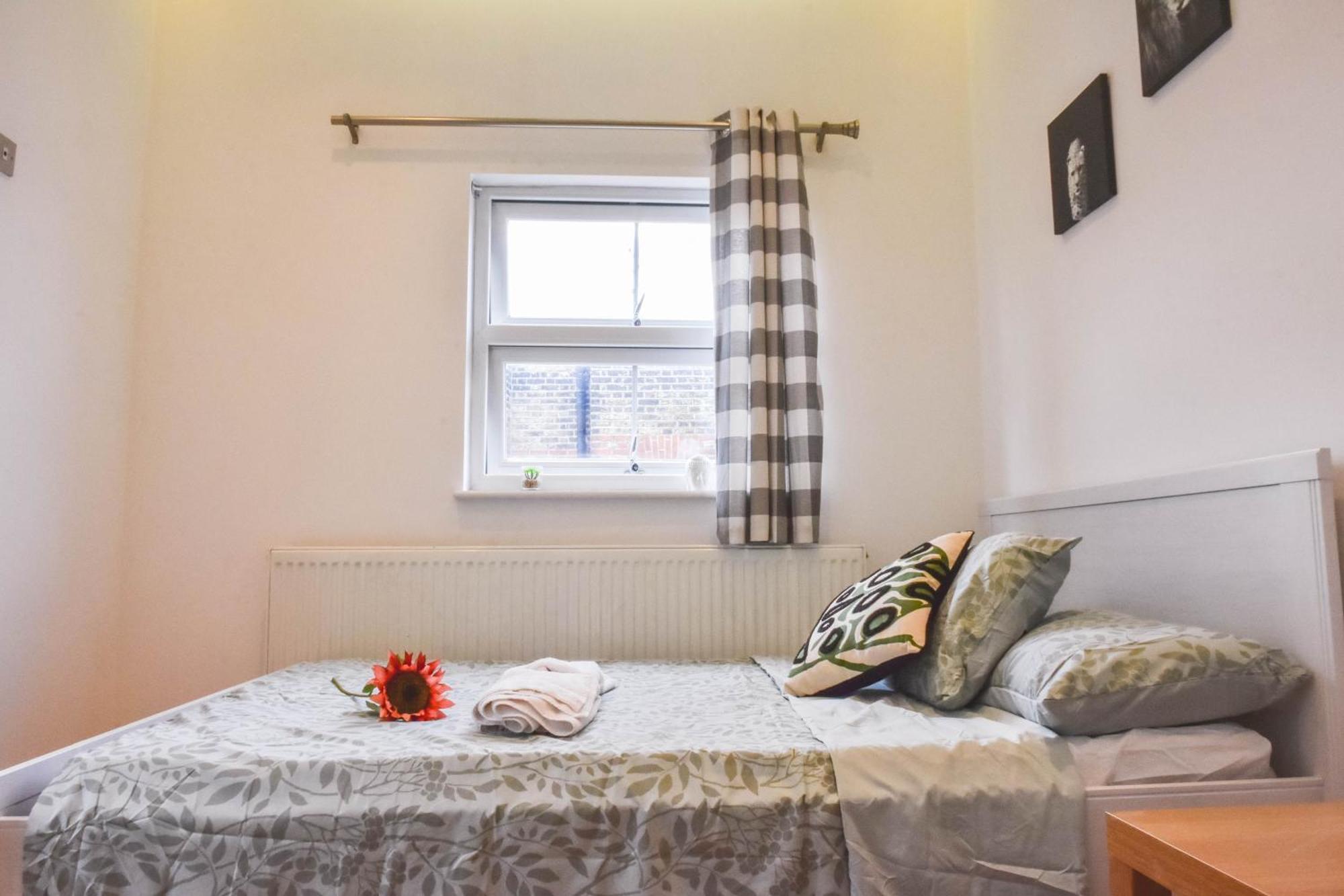 Putney , Modern-flawless !