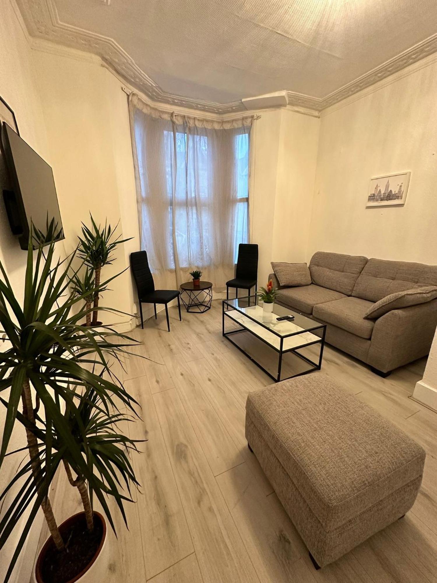 Millais Road Apartment
