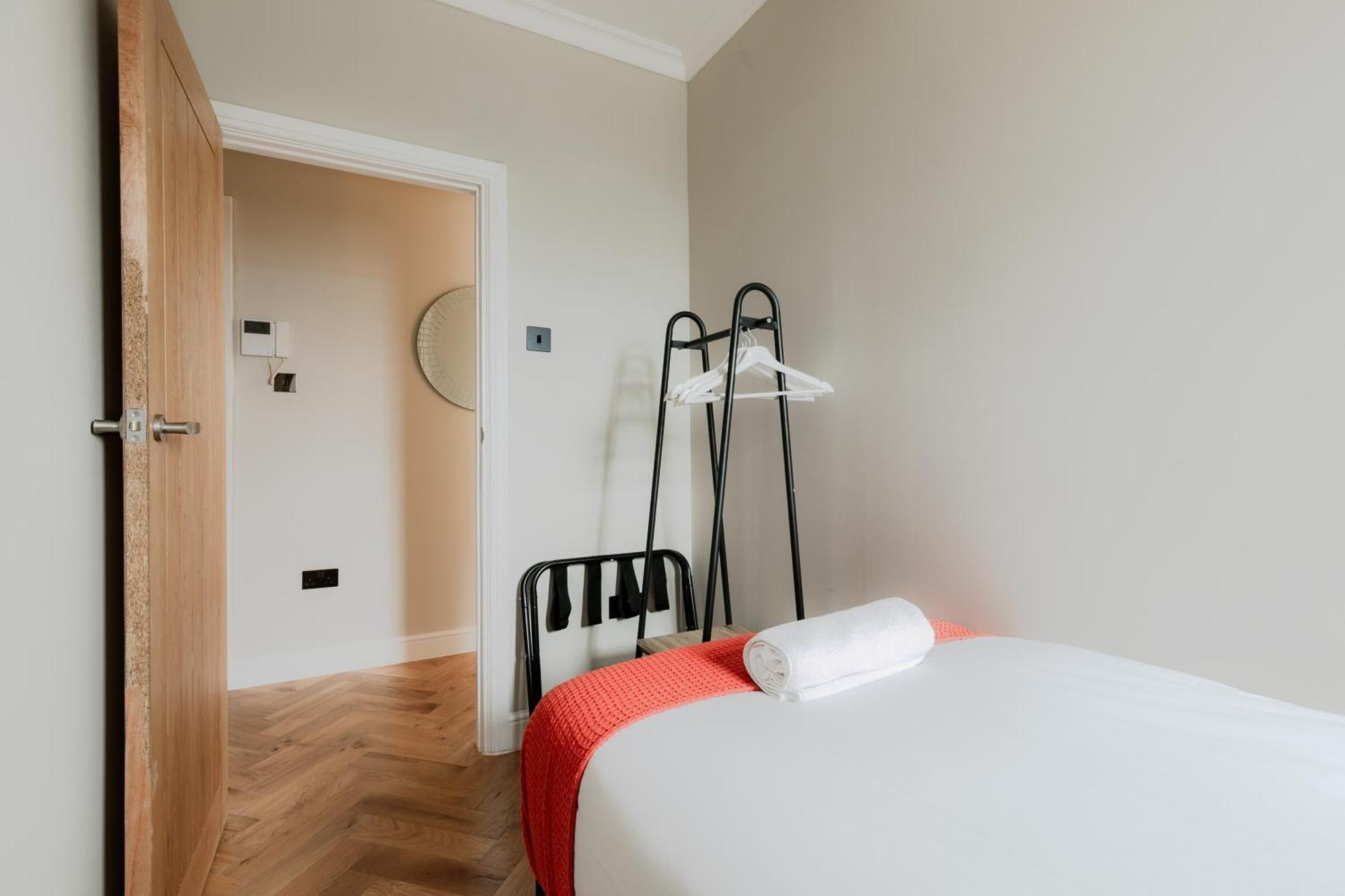 Bright Near Marble Arch And Hyde Park *