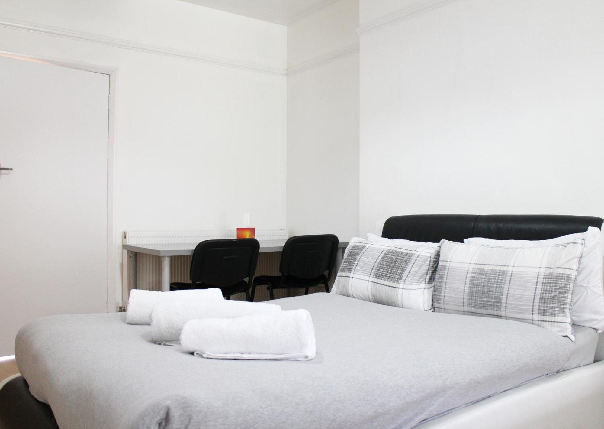Appartement Large Garden Flat On Golders Road *