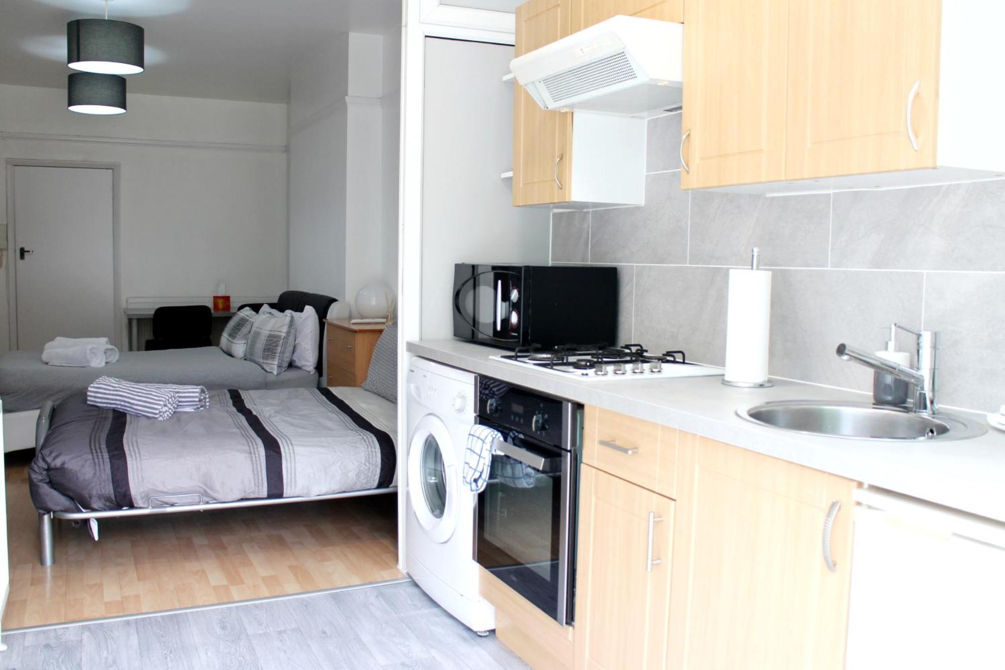 Large Garden Flat On Golders Road * Londres