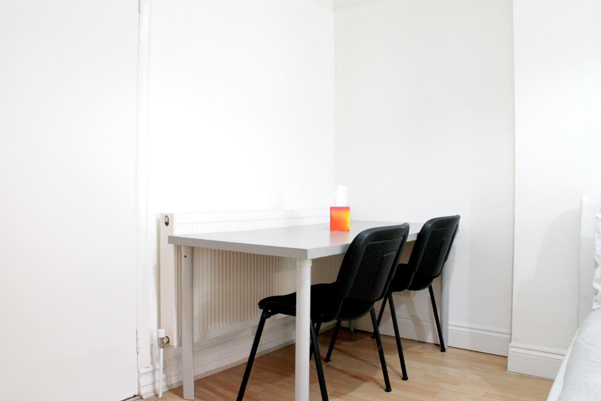 Apartamento Large Garden Flat On Golders Road Londres