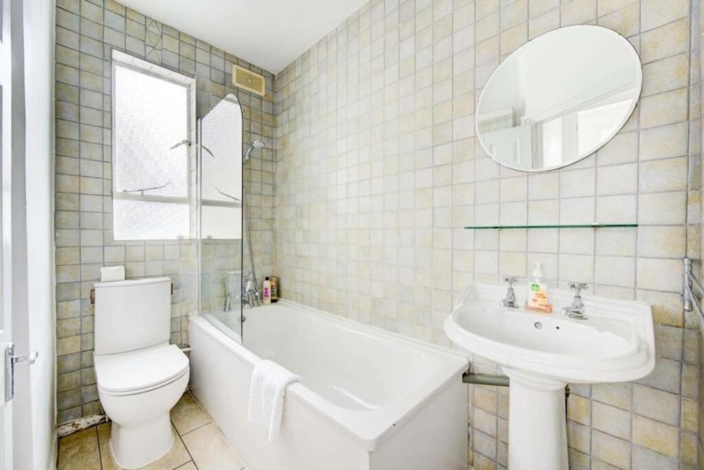 Apartamento Lovely Fulham 2 Bed Londres