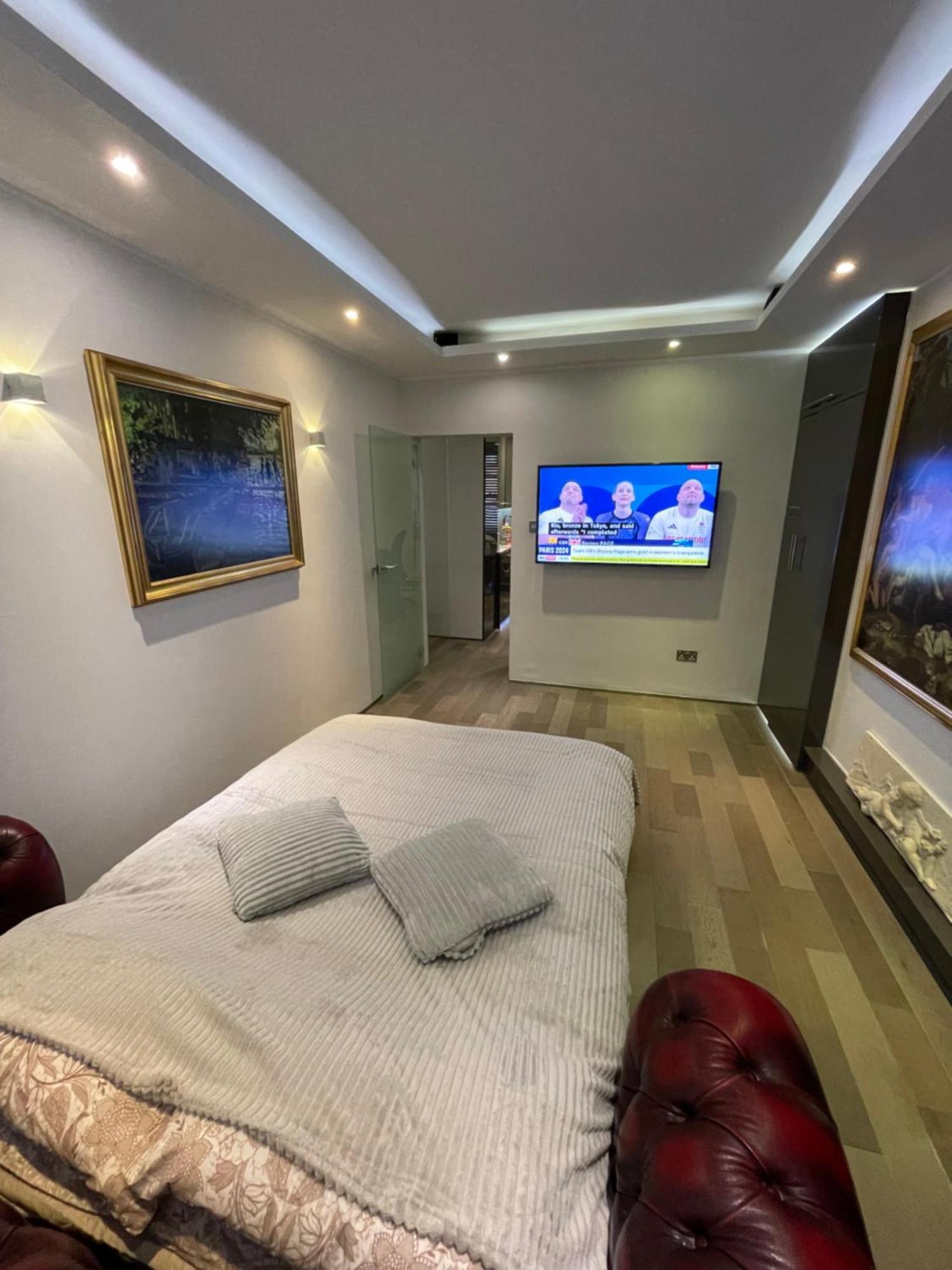 Covent Garden Two Bedroom Flat Apartment