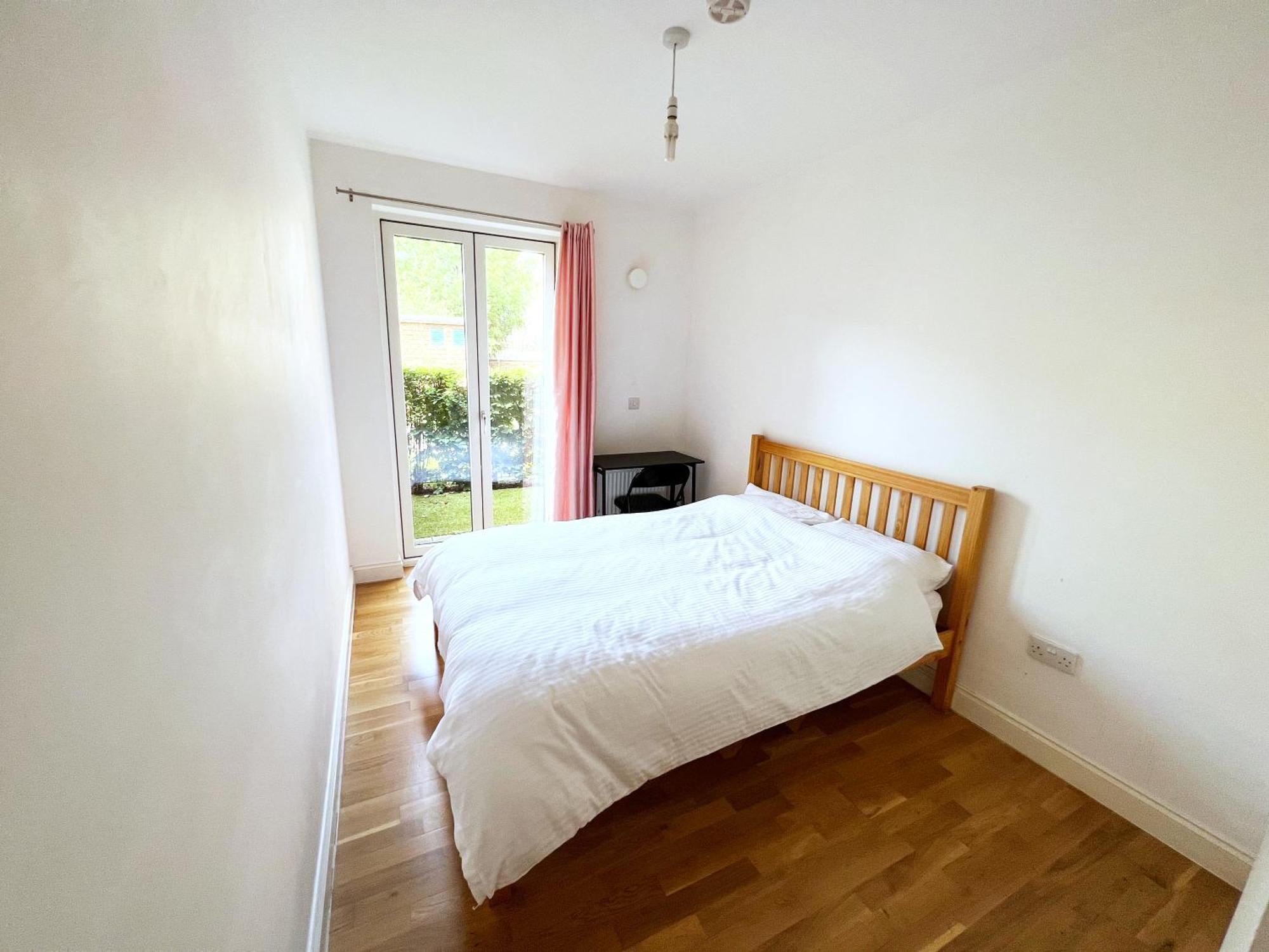 3 Bedrooms Zone 2 * Londres