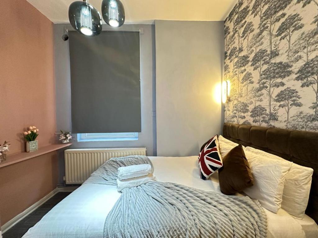 Lovely Three Bedroom Central