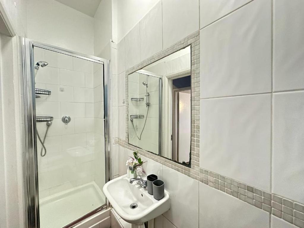 Lovely Three Bedroom Central
