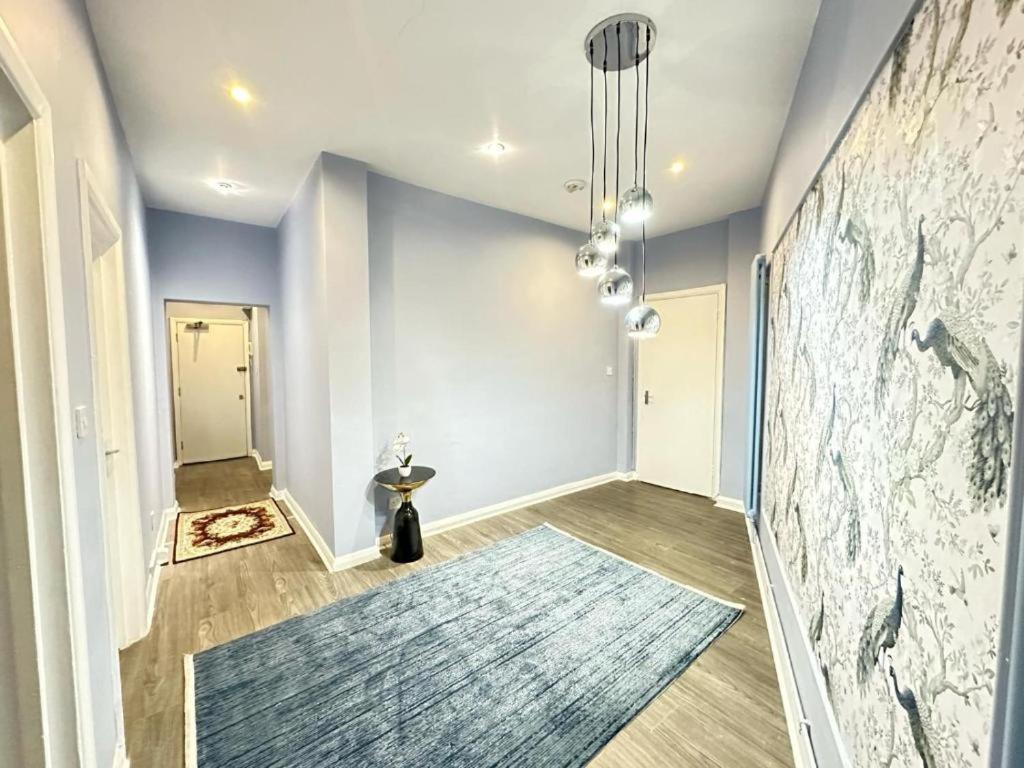 Lovely Three Bedroom Central