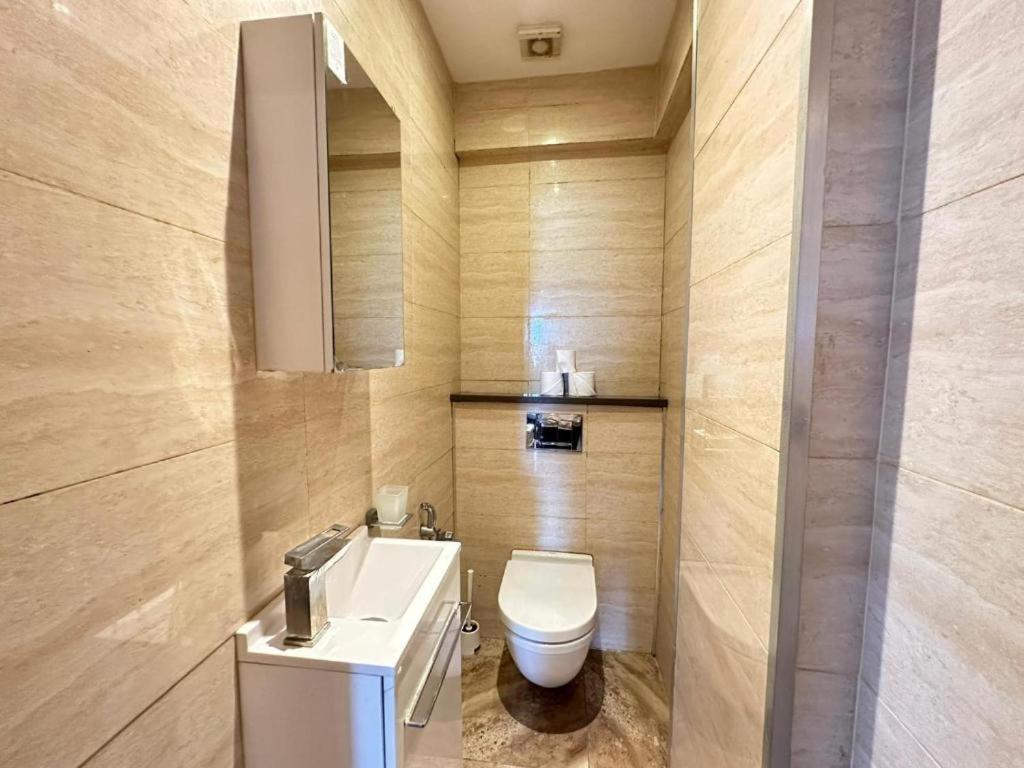 Apartment Two Bedroom Near Oxford Street *