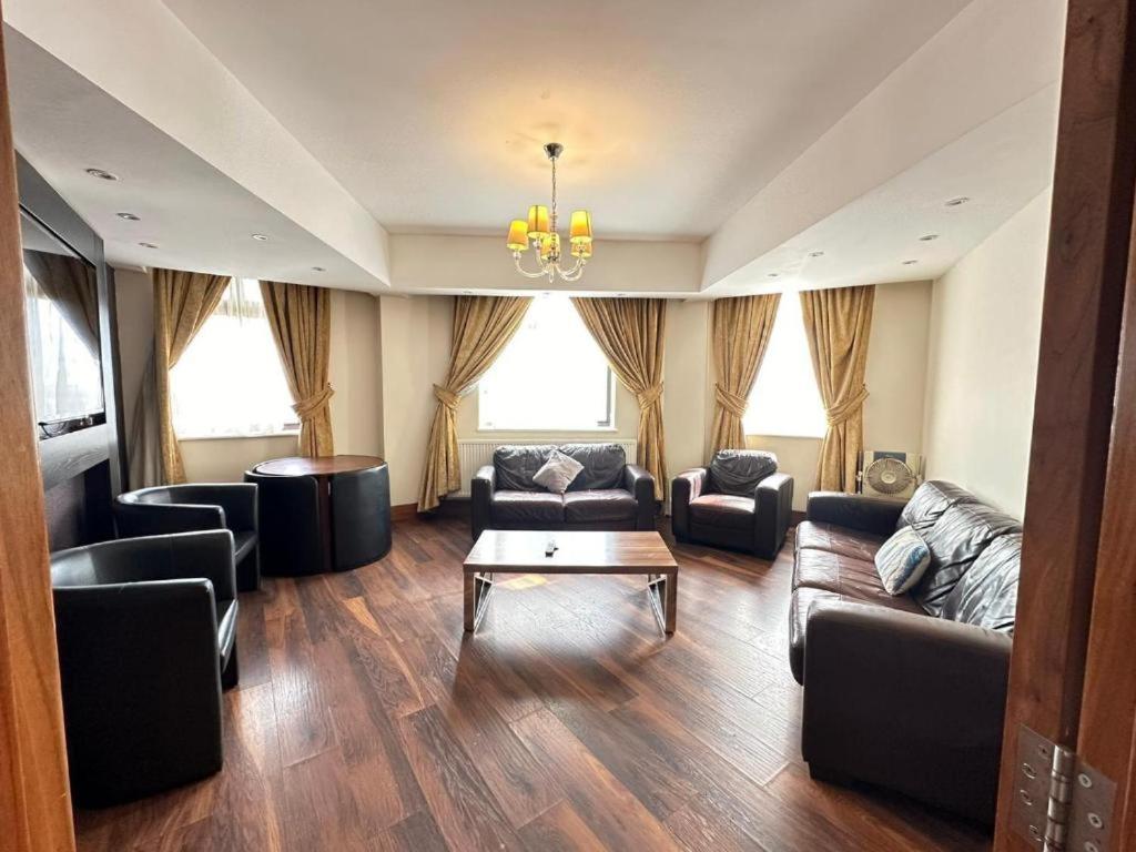 Two Bedroom Near Oxford Street *