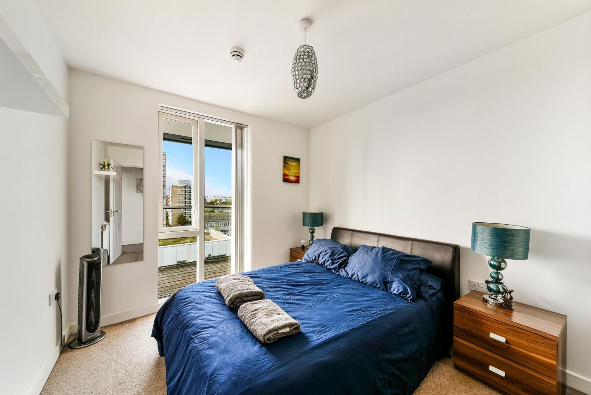 Stunning 2 Bed 2 Bath In Canary Wharf