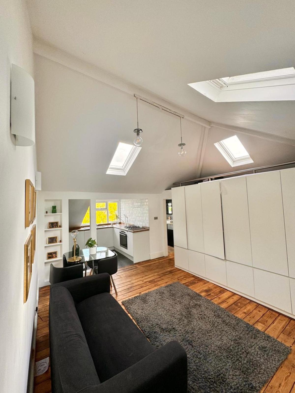 Stylish Floor Flat In The Heart Of Camden! *
