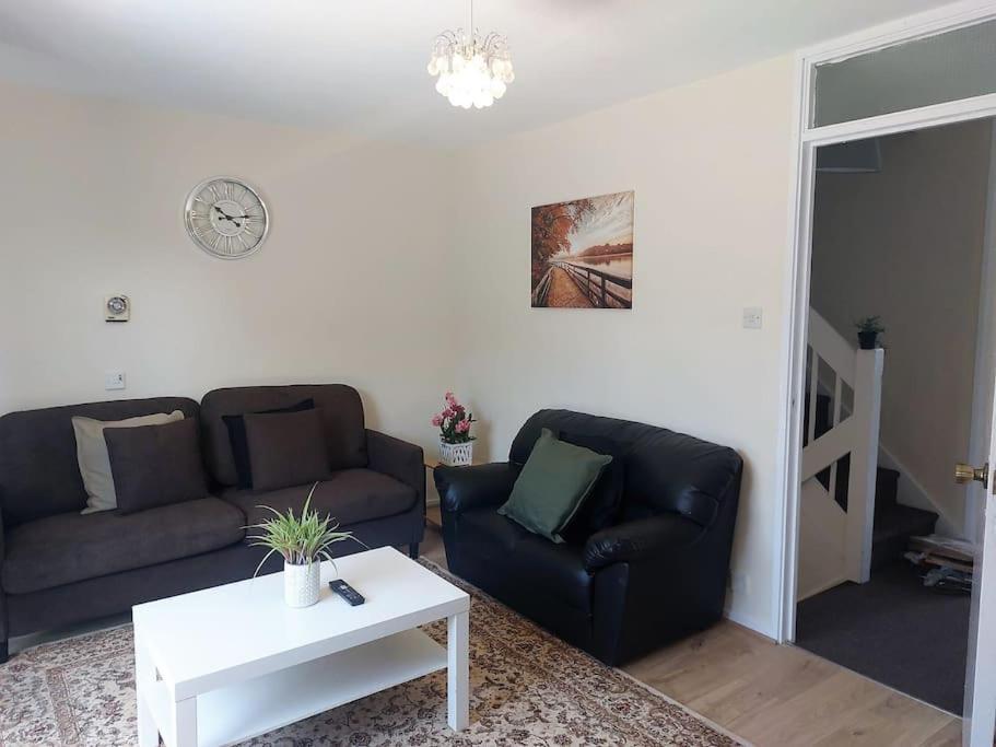 Zone 2, Spacious 3 Bedroom House Hébergement de vacances