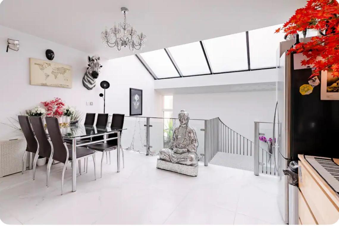 Lockable Ensuite In Modern Space With Shared Kitchen Fast Wifi Homestay