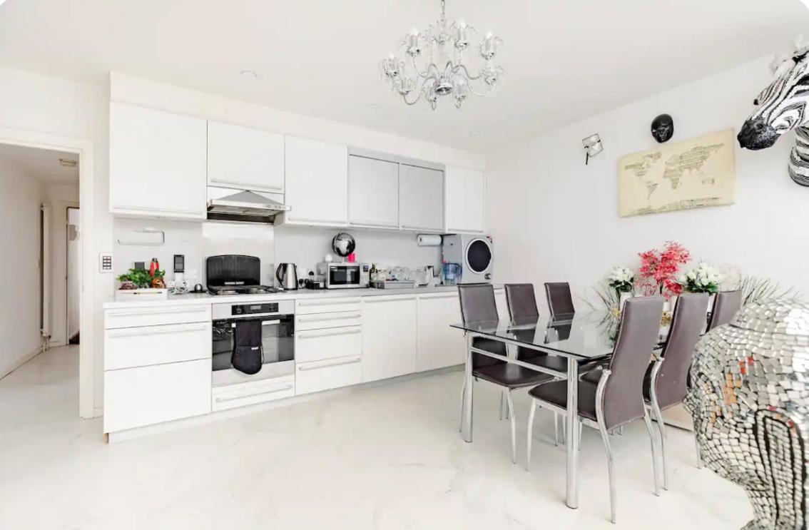 Lockable Ensuite In Modern Space With Shared Kitchen Fast Wifi Londres
