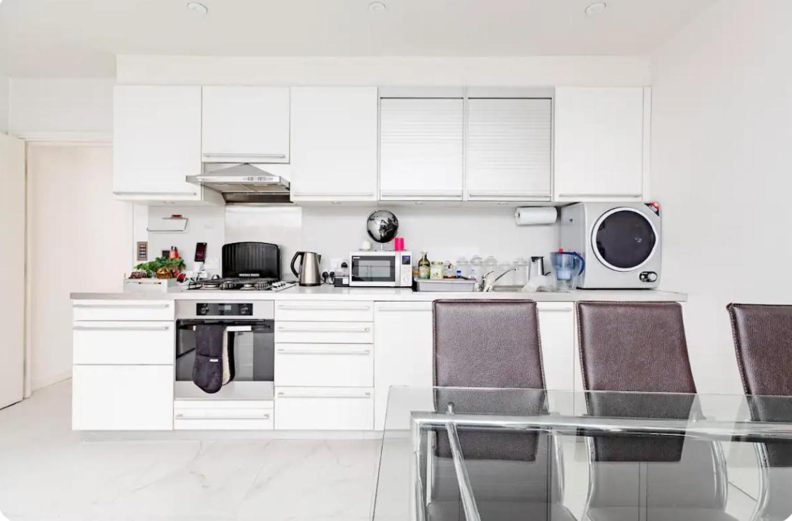 Lockable Ensuite In Modern Space With Shared Kitchen Fast Wifi Londres