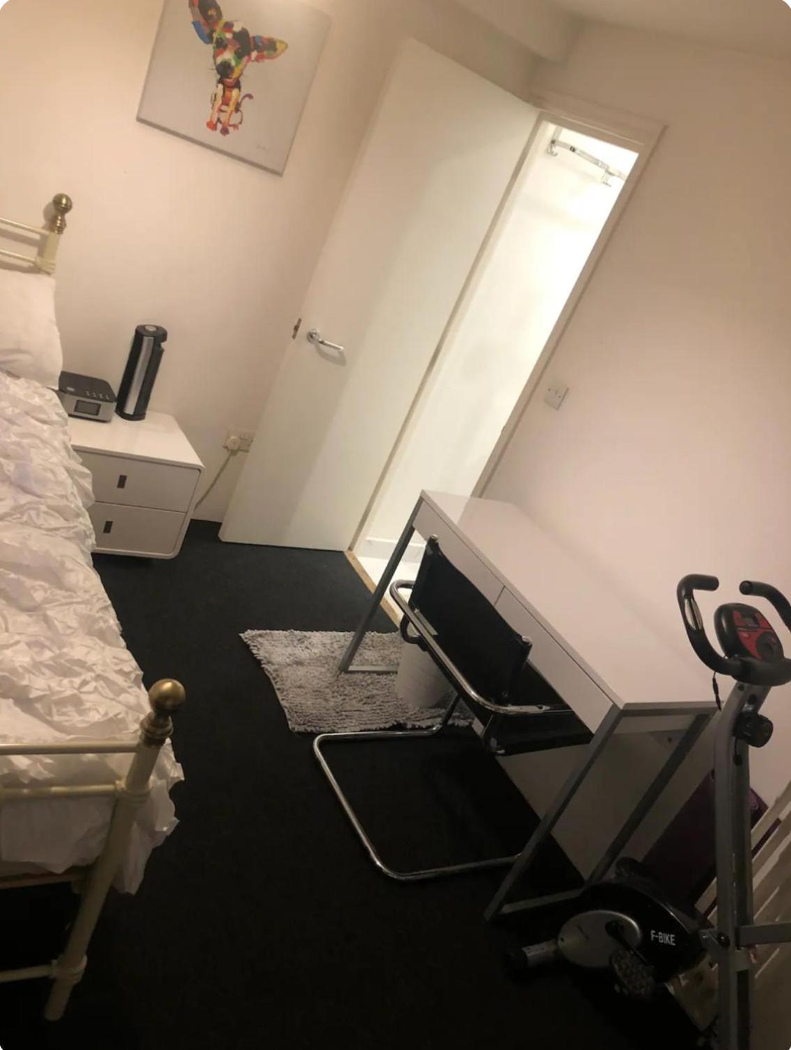 Homestay Lockable Ensuite In Modern Space With Shared Kitchen Fast Wifi
