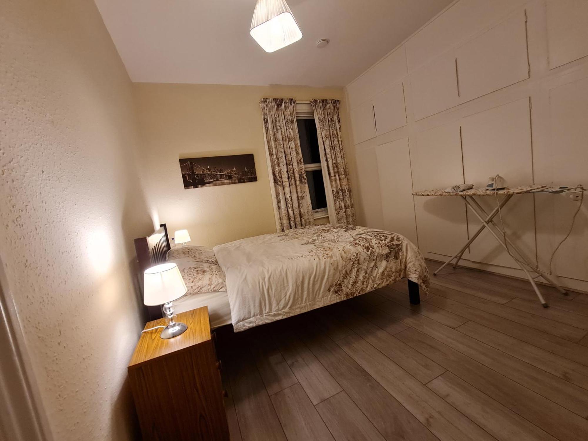 House-sleeps4-parking-garden Londres