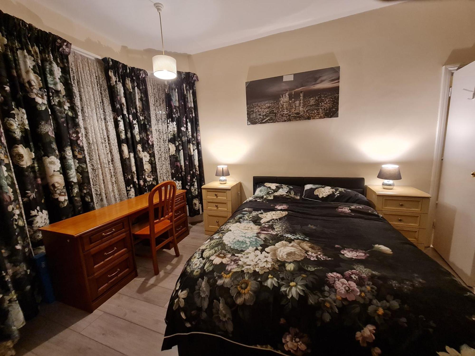 Hébergement de vacances House-sleeps4-parking-garden *