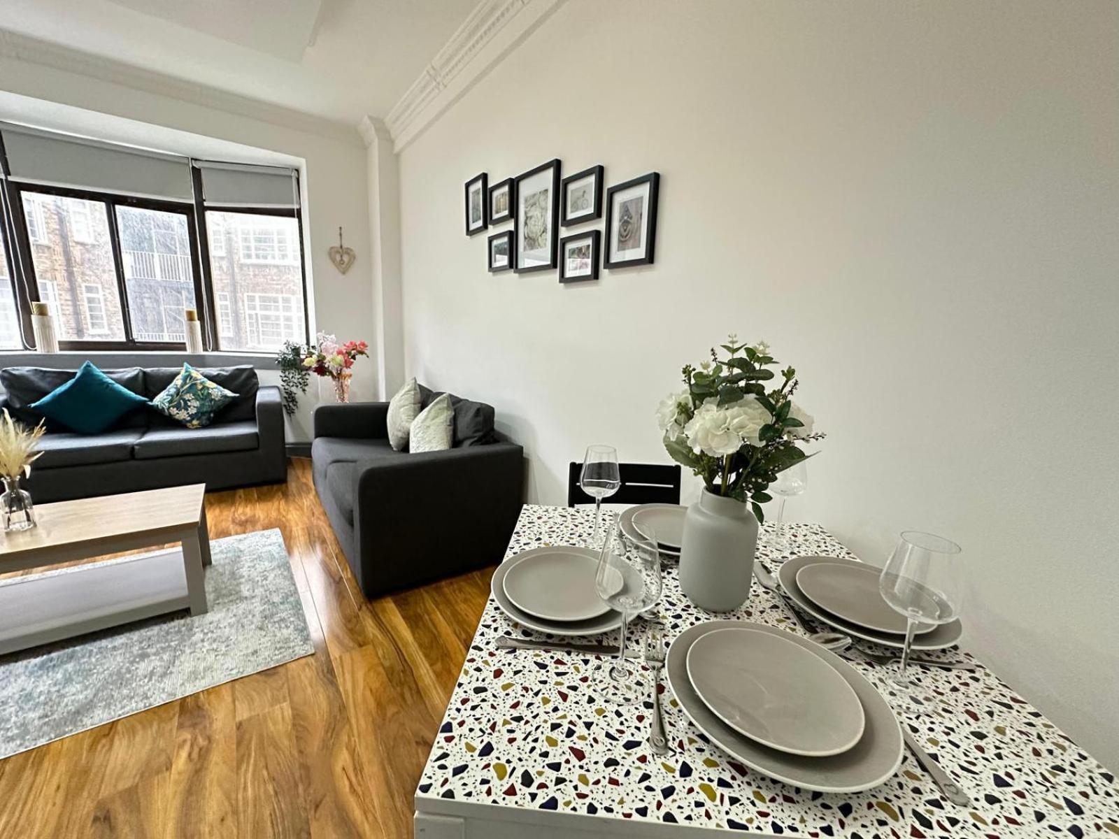 Stylish 1 Bedroom & Livingroom In Central