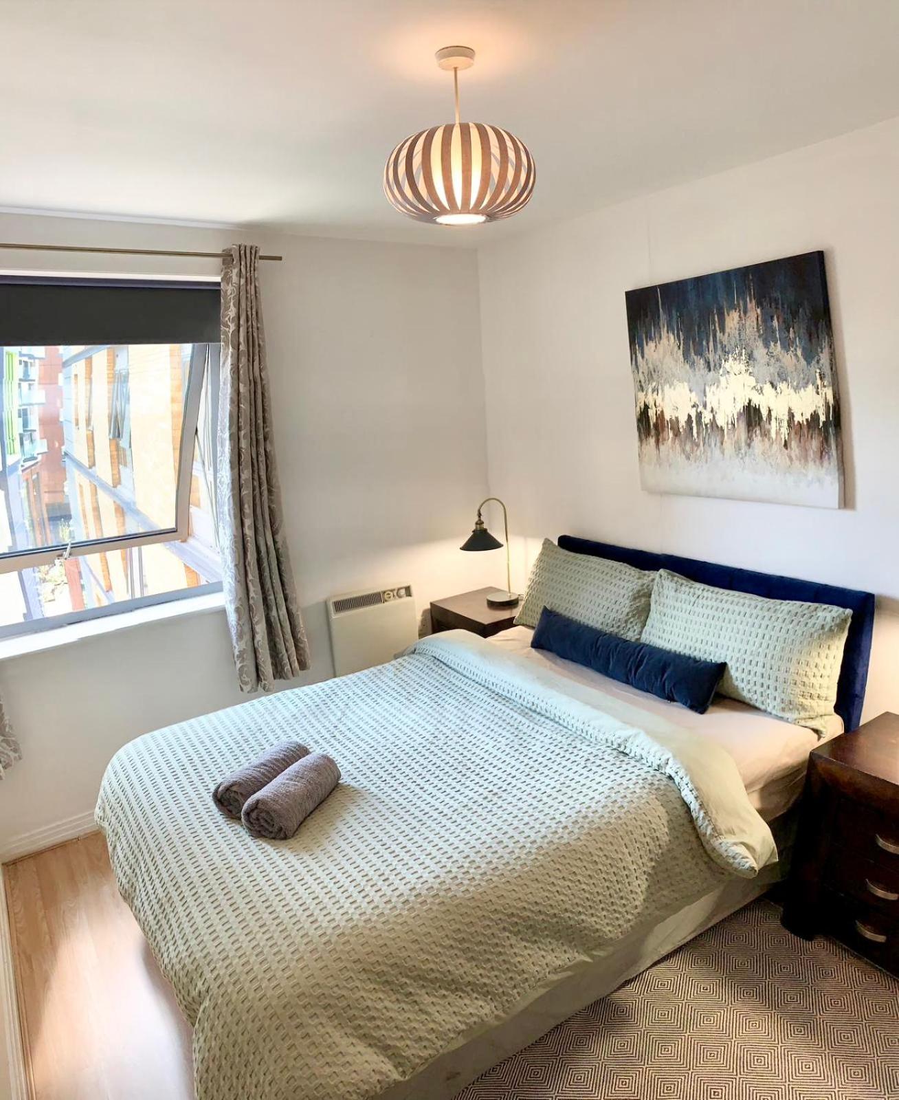 Modern 2 Bed 2 Bath Opp Tube Station *