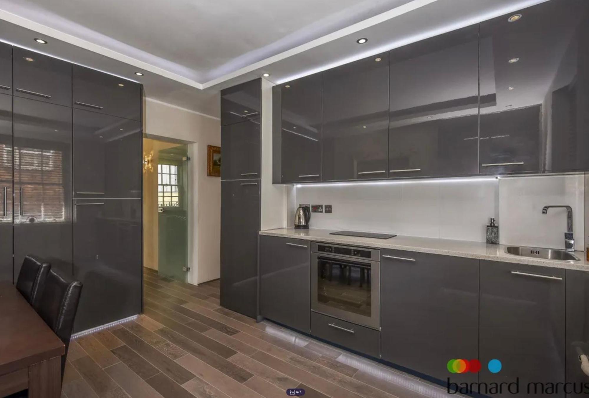 Apartment Covent Garden Two Bedroom Flat *