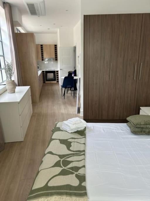 Appartement Stylish Spacious Studio, London- Zone 1 *