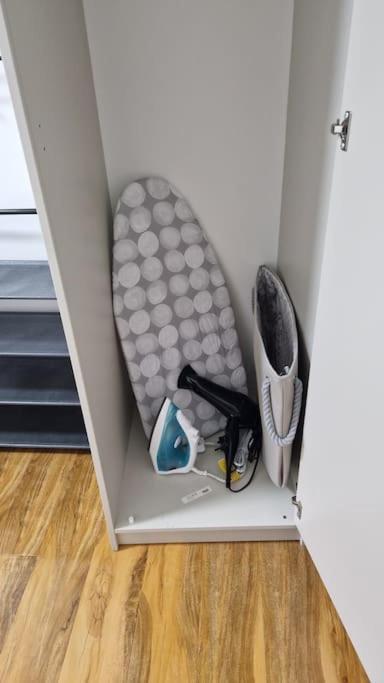 2 Bedroom Near Station Apartamento