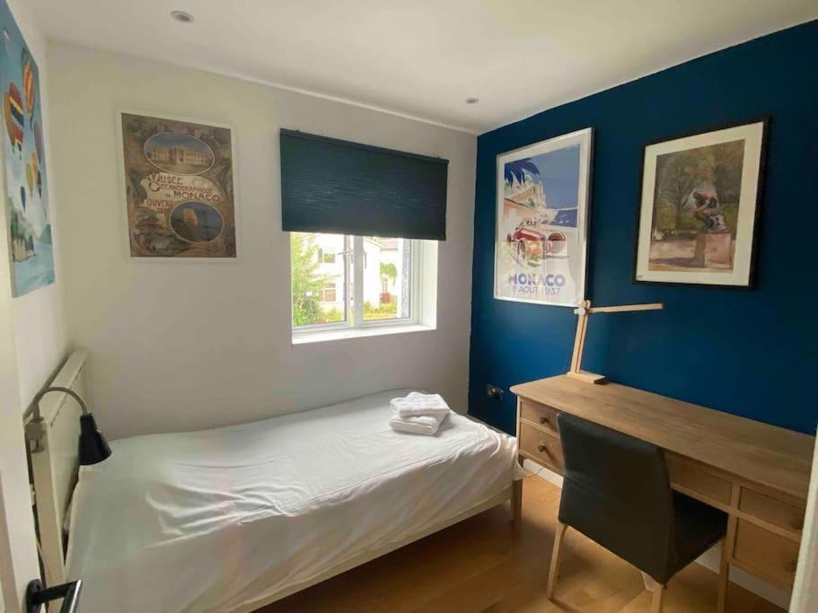 Entire Fully Renovated House In Chiswick W4 Hébergement de vacances *