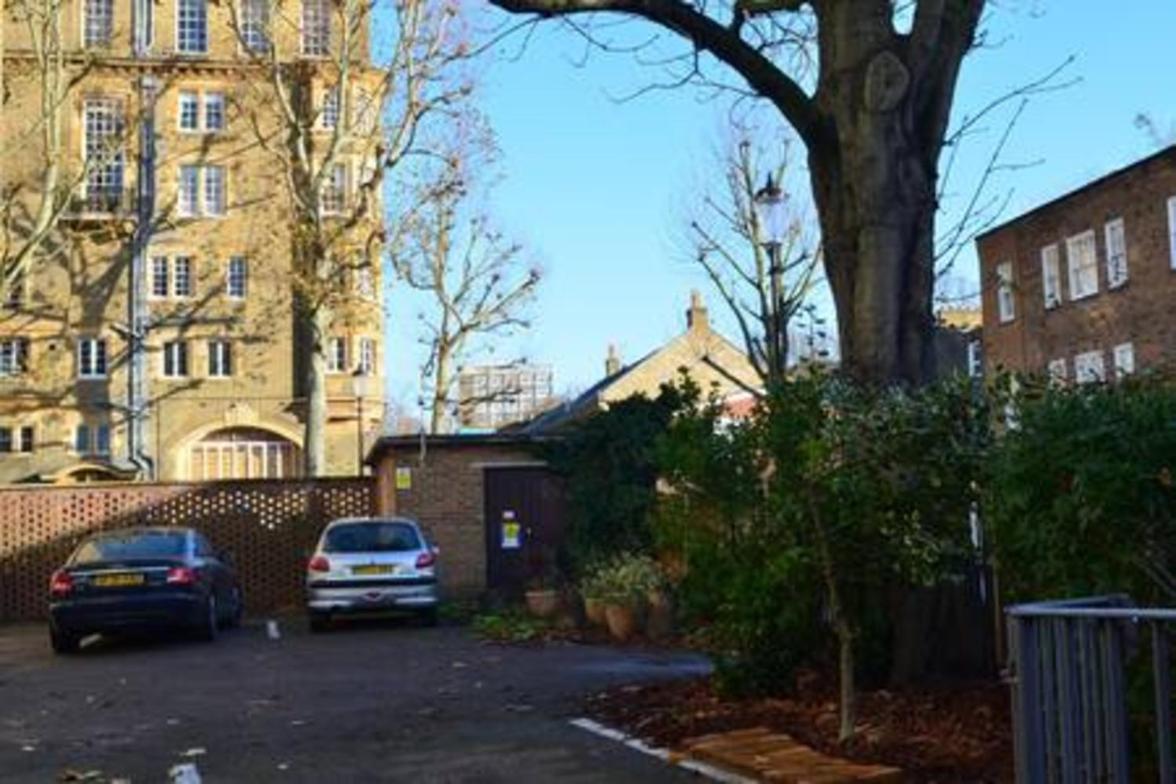 Holland Park 2 Bed Flat By Basetogo * Londen