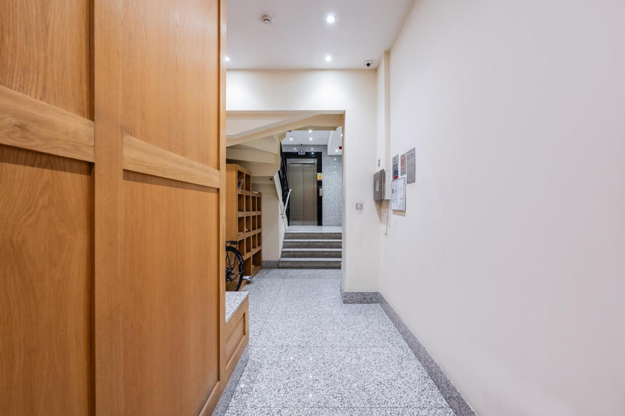 Arcore Premium Broad Court & Shelton Street Apartment *