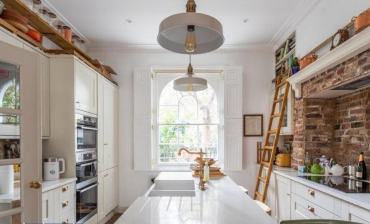 Gorgeous Grade Ii Listed Georgian House - Leafy Square Views -