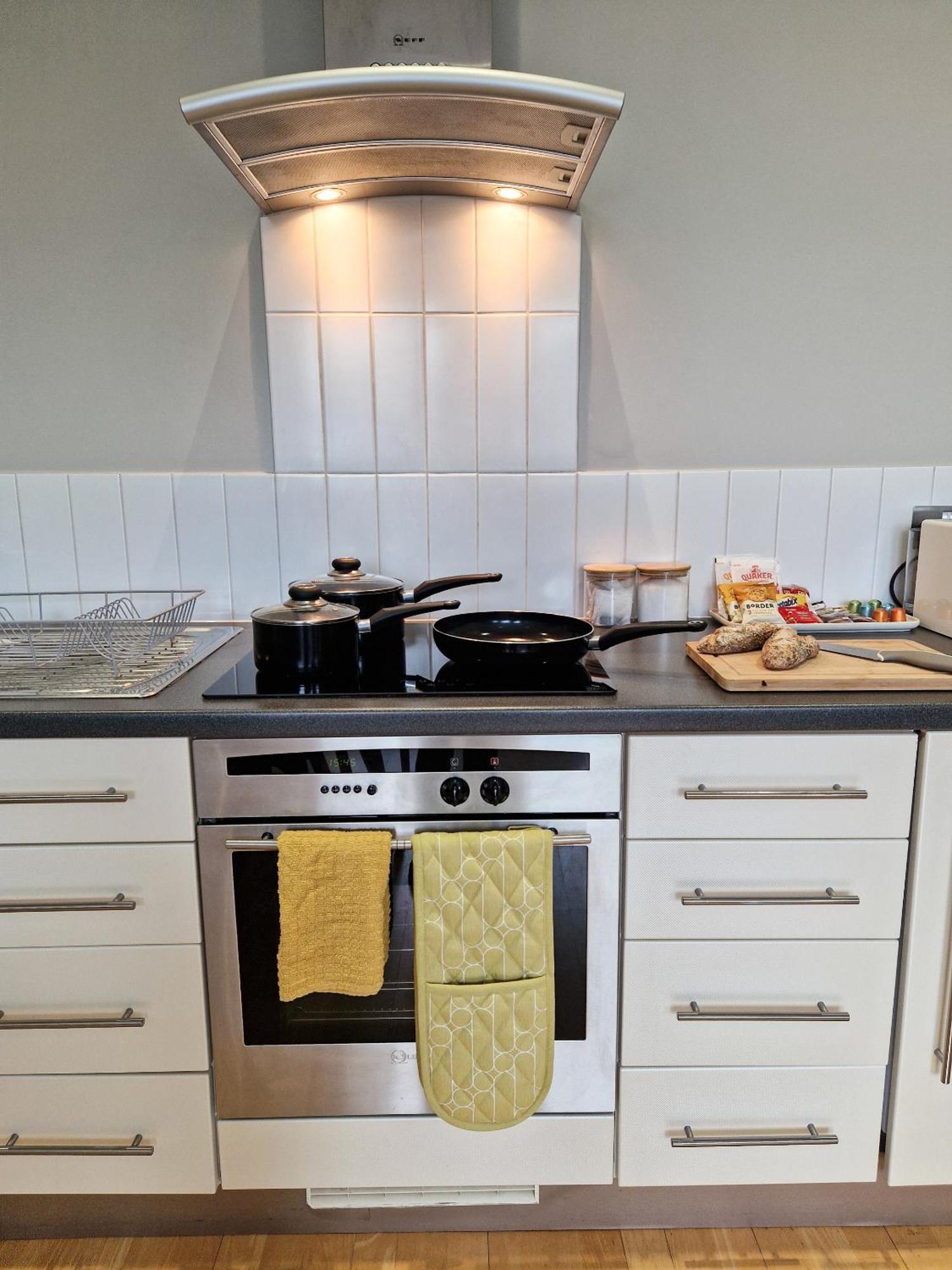 1-bed Apartment, Close To Kensington Olympia With Free Wi-fi & Netflix Londen