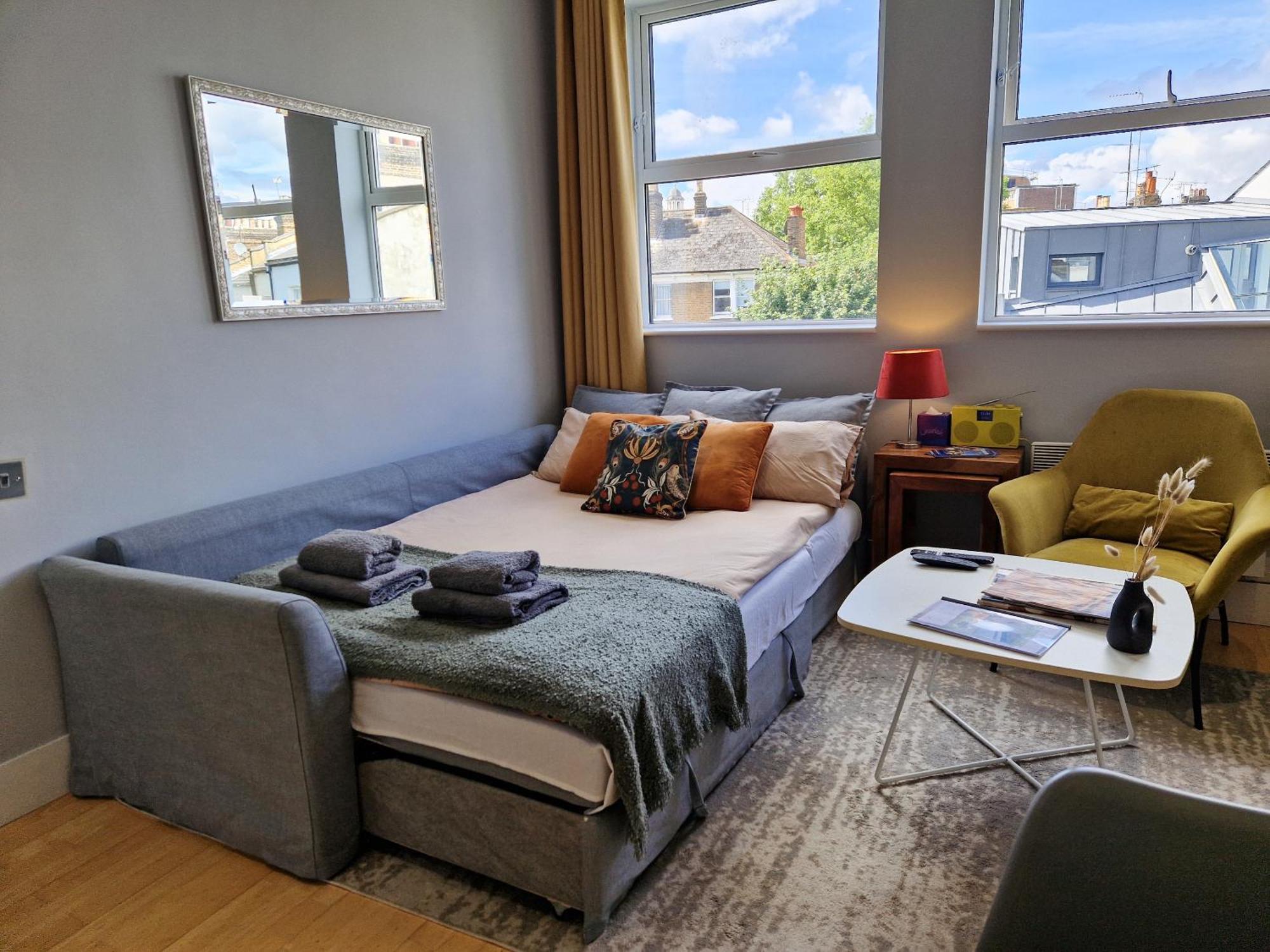 1-bed Apartment, Close To Kensington Olympia With Free Wi-fi & Netflix * Londen