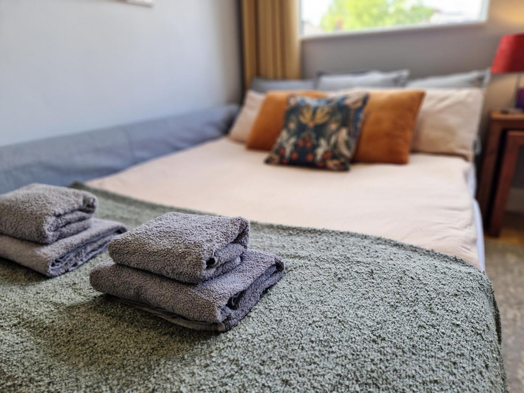 1-bed Apartment, Close To Kensington Olympia With Free Wi-fi & Netflix Appartement Londen